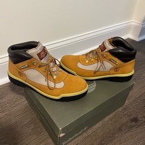 Timberland Wheat Field Boots In Size 10